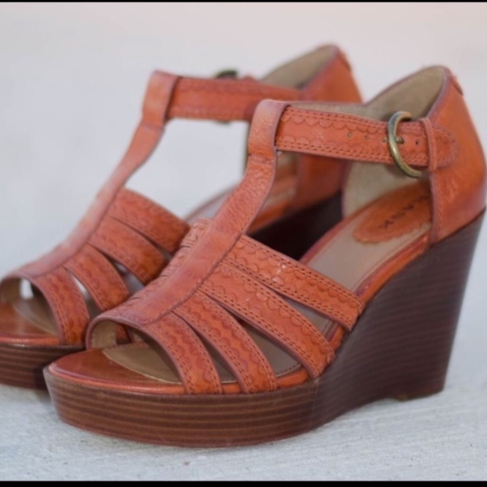 NEW HS Trask Sandals 4” platform Size 7 wedge